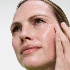 AGE CONFIDENCE™ NAD+ & TriPeptide Renewal Serum