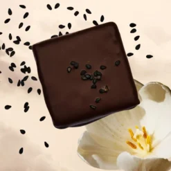 Black Sesame & Chaï nut butter chocolate box