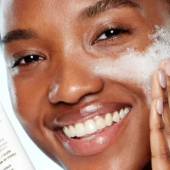 CHARLOTTE'S MAGIC HYDRATION REVIVAL CLEANSER