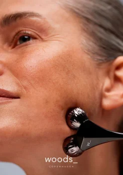 CONTOURING FACIAL ROLLER