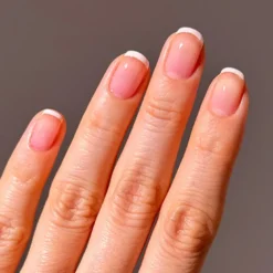 EASY FRENCH GLOW MANI