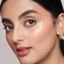 ELEVATED GLOW HIGHLIGHTER