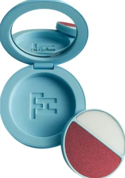 ESSENTIAL LIP COMPACT