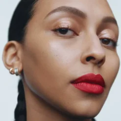 Eye and lip definer