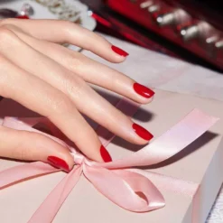 Green Nail Lacque RED VELVET