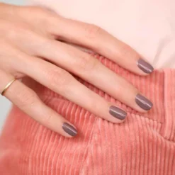 Green Nail Lacquer Rose Mountbatten