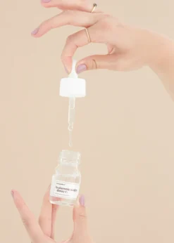 Hyaluronic Acid 5% + dmae 1%