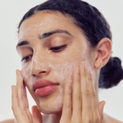 Illuminating Face Exfoliant