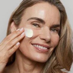 Intelligent Retinol Smoothing Night Cream