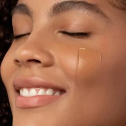 JUST SKIN TINTED MOISTURIZER SPF 15