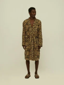 Leo Robe