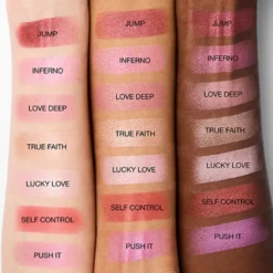 LIGHT REFLECTING LUMINIZING BLUSH