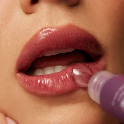 Lip Oasis Glossy Treatment