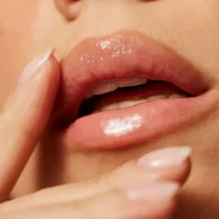 Lip Oasis Glossy Treatment