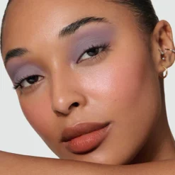 LIQUID SILK EYESHADOW