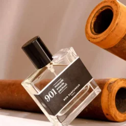 901 muscat, almond, patchouli