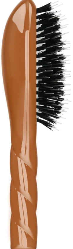 N.02 The Essential Petite Brush
