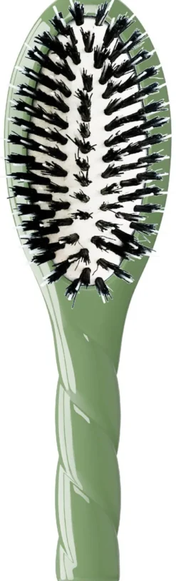 N.02 The Essential Petite Brush