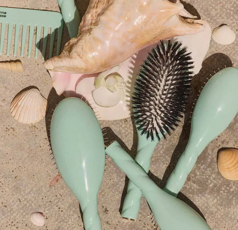 N.01 The Shine & Care Hairbrush THE UNIVERSAL Blue Lagoon