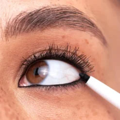 One Swipe Kajal Liner