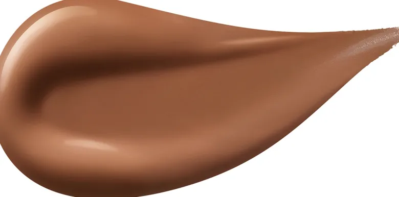 Radiant Fluid Foundation Natural