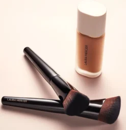 REAL FLAWLESS FOUNDATION BRUSH