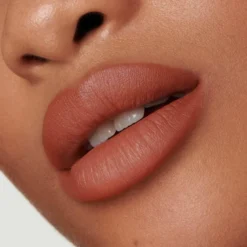 SCULPT AND SHADE LIP PENCIL