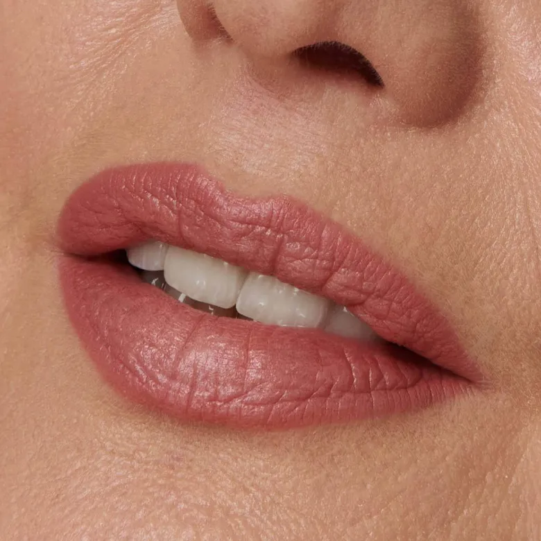 SCULPT AND SHADE LIP PENCIL
