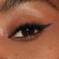 SEAMLESS GLIDE EYE PENCIL