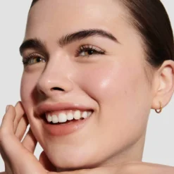 SEAMLESS SKIN ENHANCING TINT