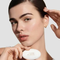 SEAMLESS SKIN ENHANCING TINT