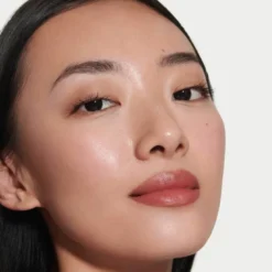 SEAMLESS SKIN ENHANCING TINT