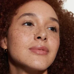 SEAMLESS SKIN ENHANCING TINT