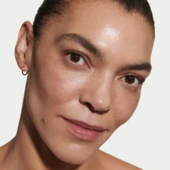 SEAMLESS SKIN ENHANCING TINT