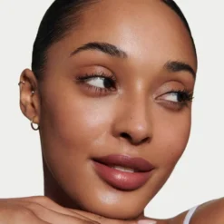 SEAMLESS SKIN ENHANCING TINT