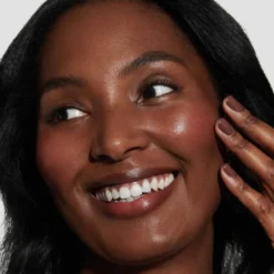 SEAMLESS SKIN ENHANCING TINT