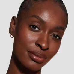 SEAMLESS SKIN ENHANCING TINT