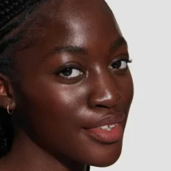 SEAMLESS SKIN ENHANCING TINT