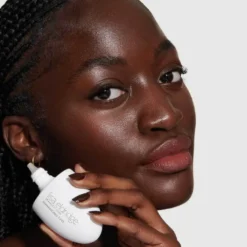 SEAMLESS SKIN ENHANCING TINT