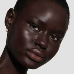 SEAMLESS SKIN ENHANCING TINT
