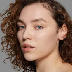 SEAMLESS SKIN FOUNDATION