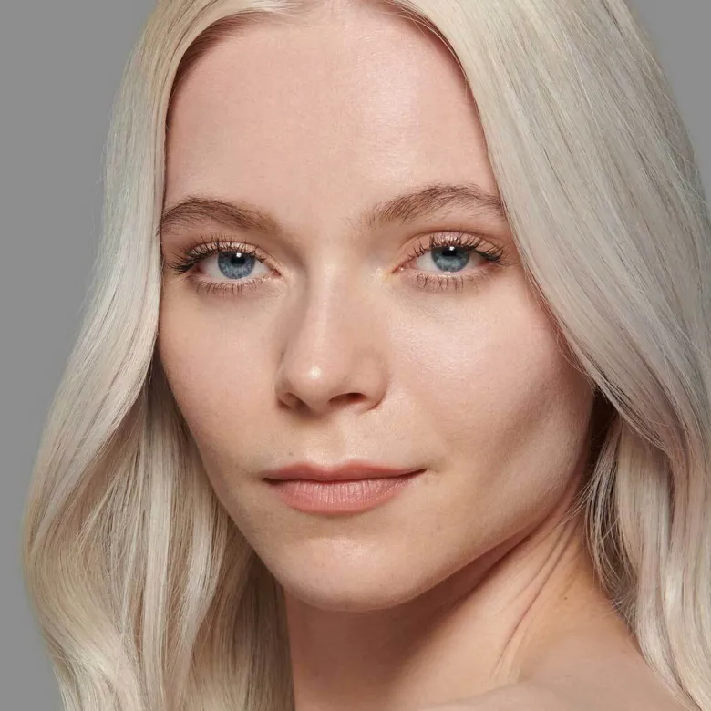 SEAMLESS SKIN FOUNDATION
