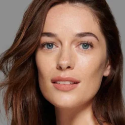 SEAMLESS SKIN FOUNDATION