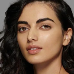 SEAMLESS SKIN FOUNDATION