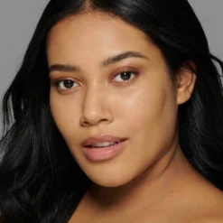 SEAMLESS SKIN FOUNDATION