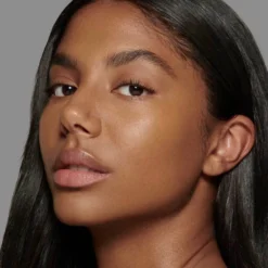 SEAMLESS SKIN FOUNDATION