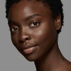 SEAMLESS SKIN FOUNDATION