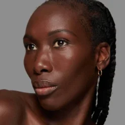 SEAMLESS SKIN FOUNDATION