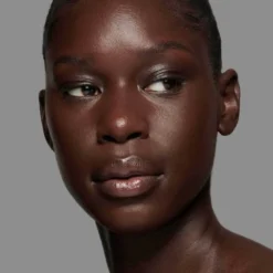 SEAMLESS SKIN FOUNDATION