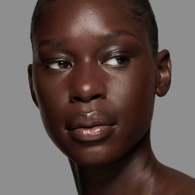 SEAMLESS SKIN FOUNDATION